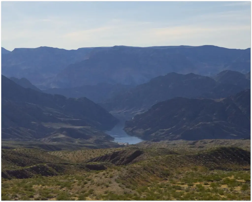 Valley River (Horizontal, 40x50 cm / 16x20″)